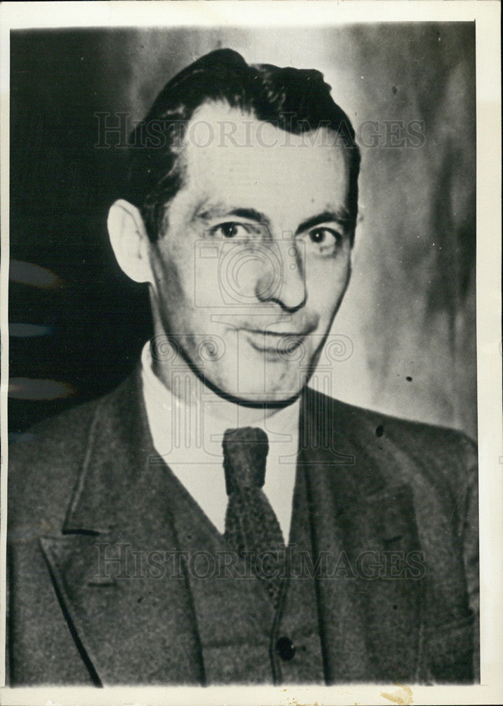 1935 Press Photo Reporter Martin Mooney sentenced for prison due to contempt - Historic Images