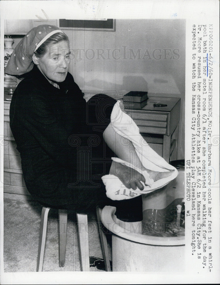 1960 Press Photo Dr. Barbara Moore - Historic Images