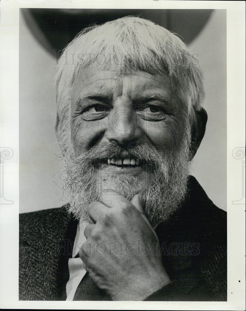 1969 Press Photo Denver Pyle in &quot;The Clock&quot; - Historic Images