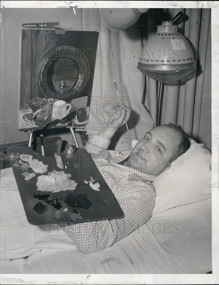 1961 Press Photo Danny O&#39;neil ex singer in bed with pinched nerve - Historic Images