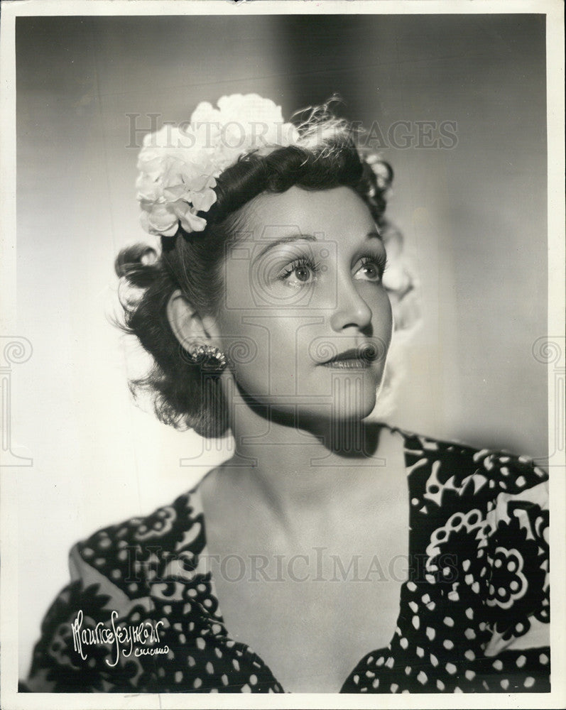 1942 Press Photo Ann Judson Jr sings at the Edge Water Beach hotel - Historic Images