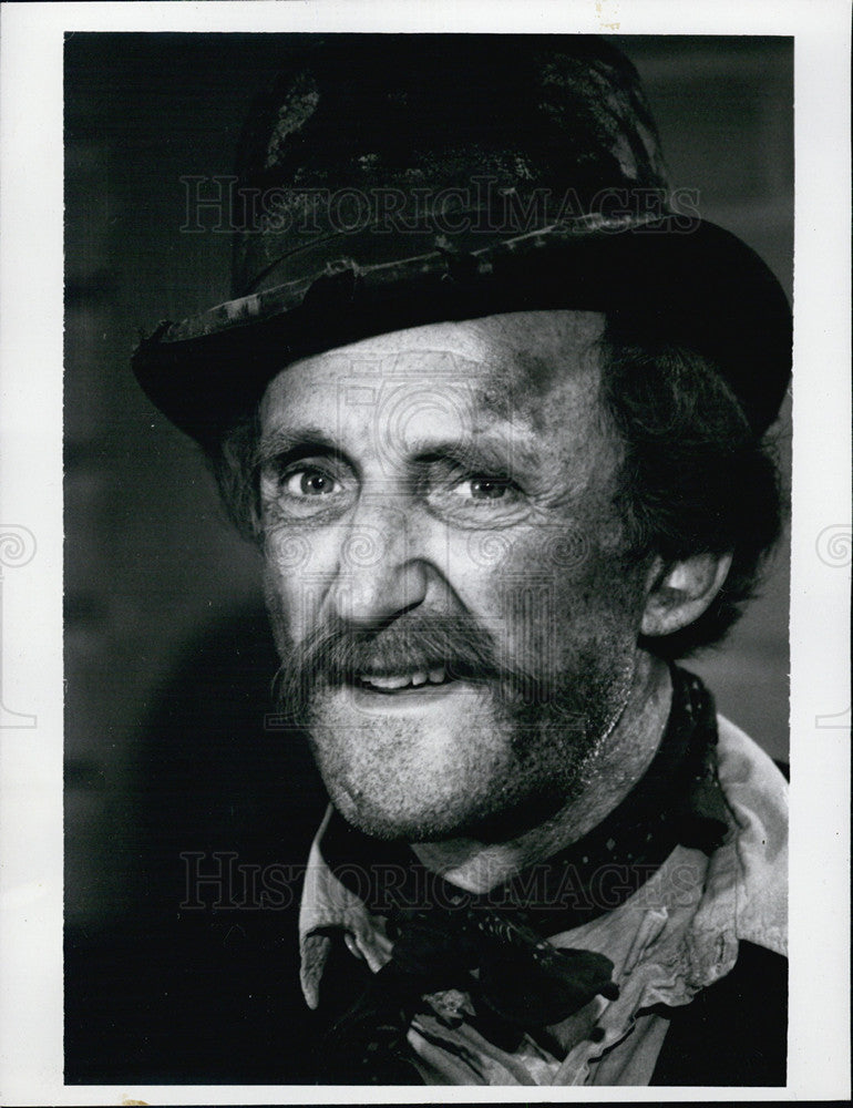 1975 Press Photo CBS Ron Moody Oliver The Boy and the Sinner - Historic Images