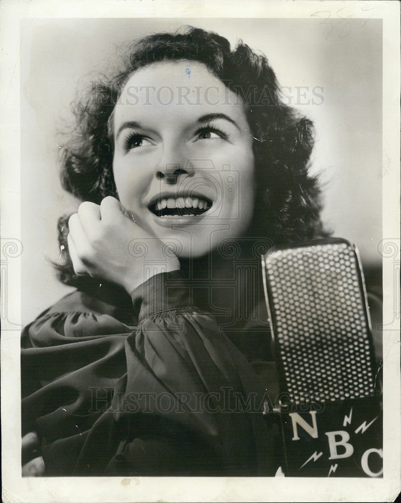 1941 Press Photo  Mercedes McCambridge stars in &quot;This is the Show&quot; - Historic Images