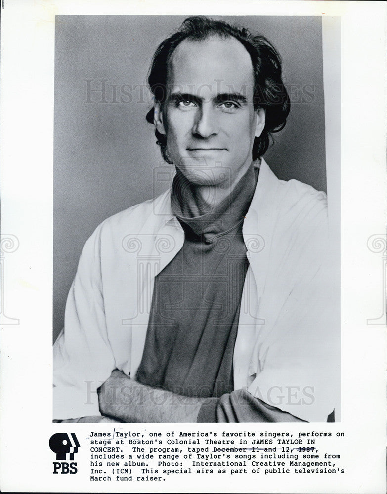 1987 Press Photo James Taylor performs at the Boston&#39;s Colonial Theatre - Historic Images