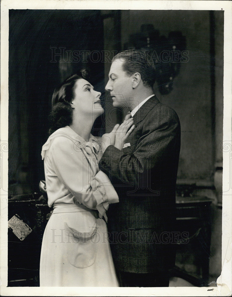 Press Photo Dennis King &amp; Barbara O&#39;Neil in &quot;The Searching Wind&quot; - Historic Images