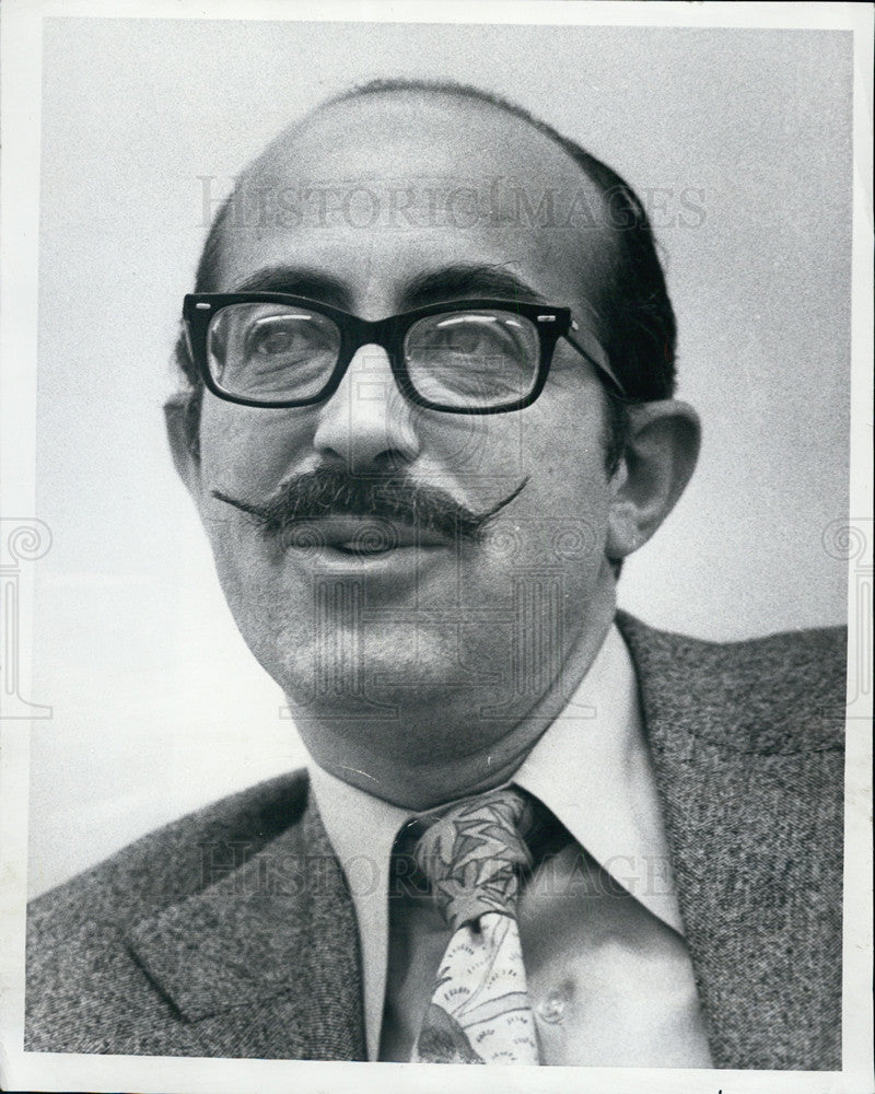 1975 Press Photo Dr Ernest Rosenbaum,author of &quot;Living With Cancer&quot; - Historic Images