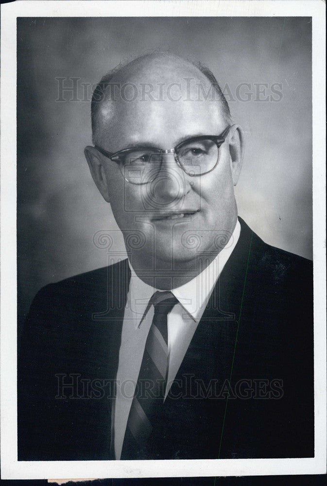 1968 Press Photo Rowland Miller Vice President and General Manager Yeomans - Historic Images