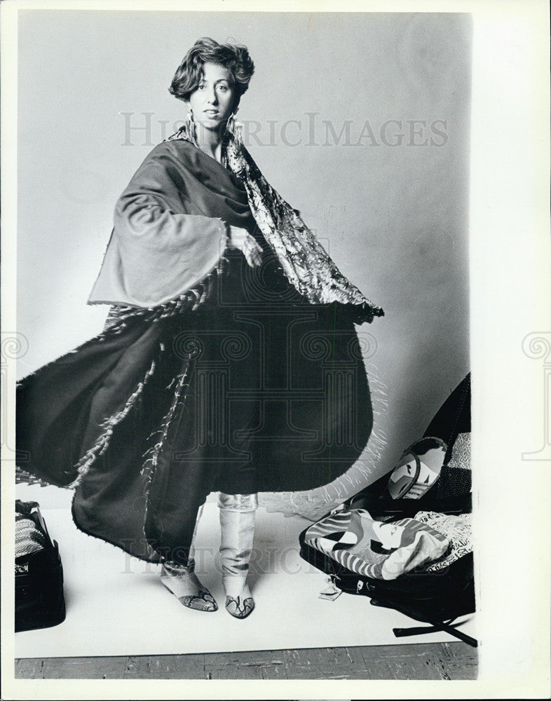 1986 Press Photo Bonnie Roseman sells high end fashion to your doorsteps - Historic Images