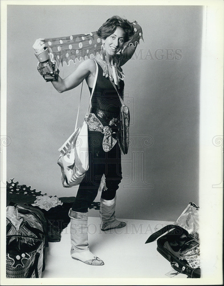 1986 Press Photo Bonnie Roseman and her wearable art. - Historic Images