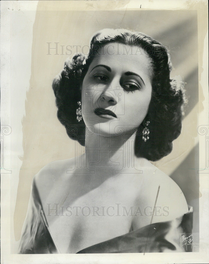 1958 Press Photo Maria Roumell, Soprano. - Historic Images