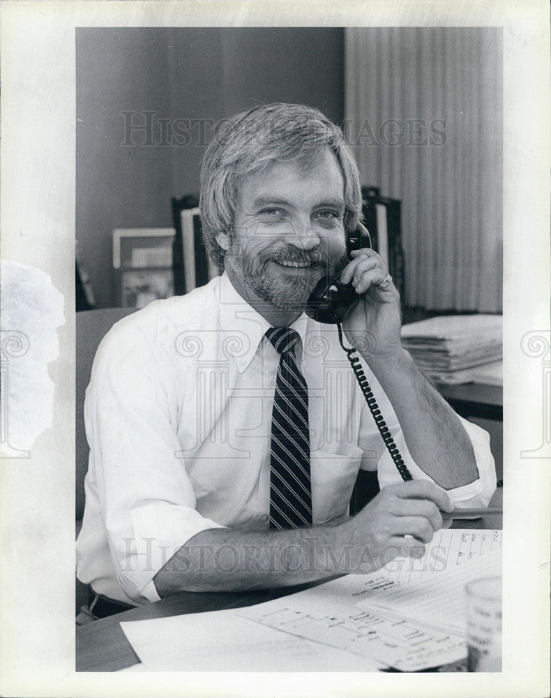 1983 Press Photo John Gorby Management consultant in Youngs Walker Co. - Historic Images