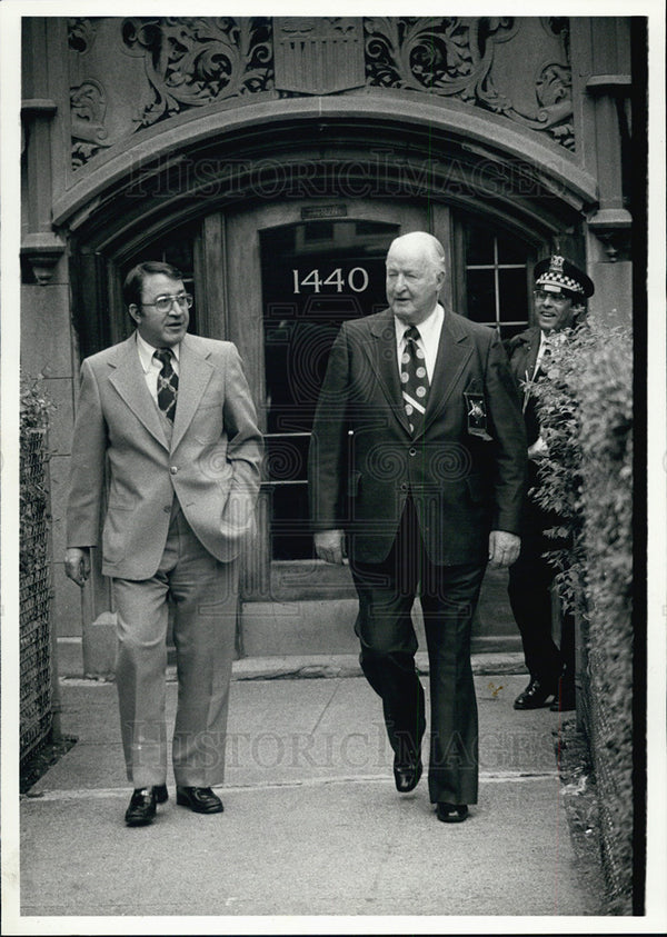 Bruno Roti w/ Eddie Egan during hostage negotiations 1977 Vintage Press ...