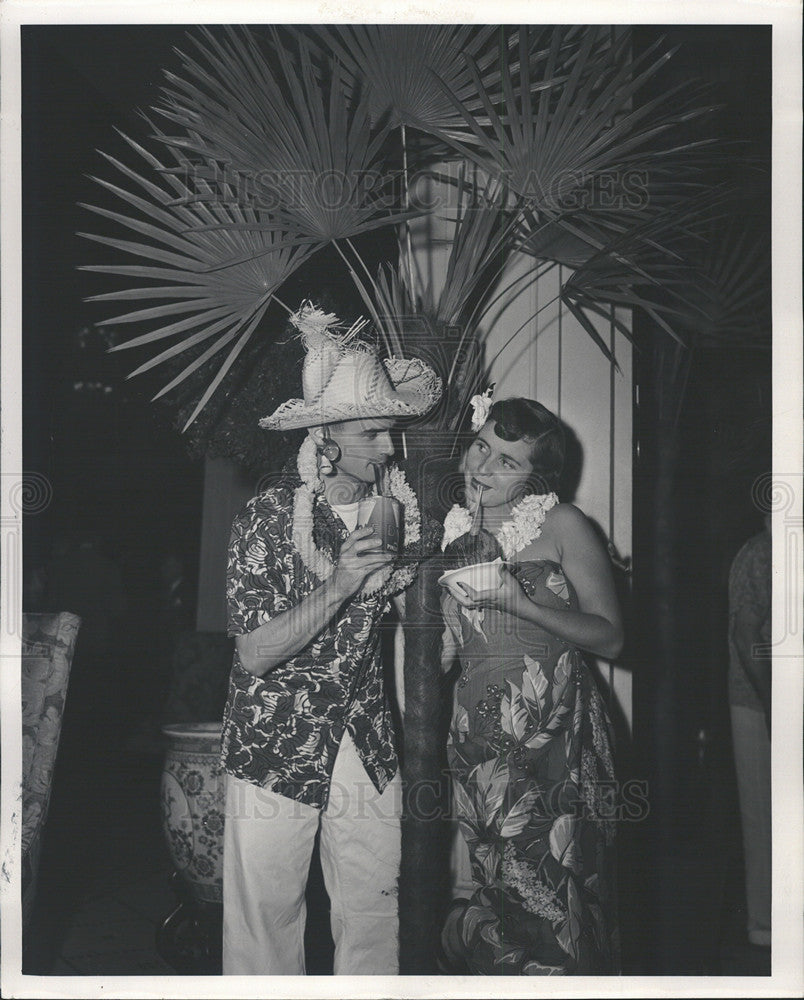 1965 Press Photo Catherine Whalew &amp; Charles Rubey Jr engaged - Historic Images