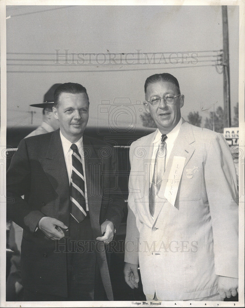 1954 Press Photo Governor William Stratton William L. runzel Republican - Historic Images