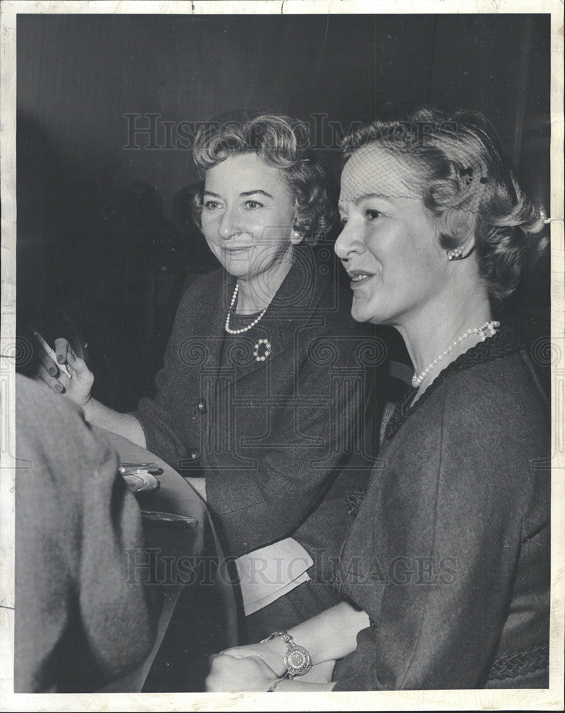 1963 Press Photo Mrs RJ O&#39;Laughlin &amp; Mrs Henry J Rafferty - Historic Images