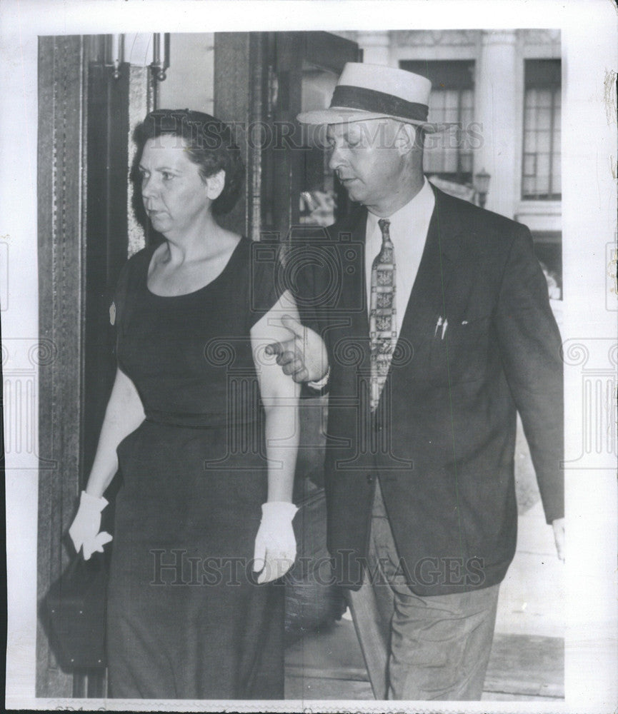 1956 Press Photo Mrs. Thelma Olds Testified at inquest - Historic Images