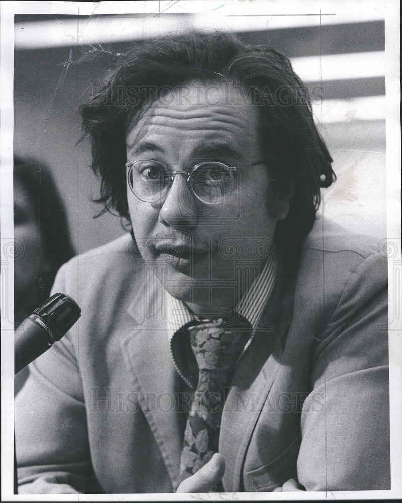 1977 Press Photo Jerry Oppenheim Testifying at Currency Exchange Hearings - Historic Images