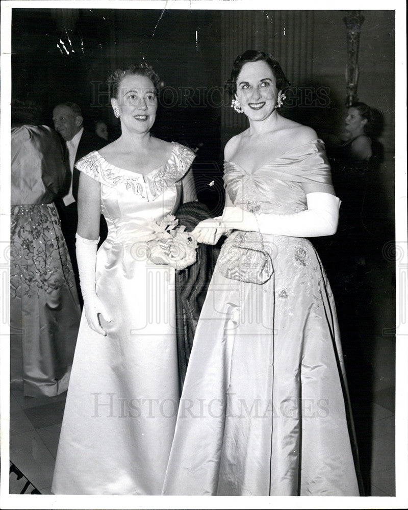 1955 Press Photo Mrs Robert Quain &amp; Mrs Walter L Deck - Historic Images