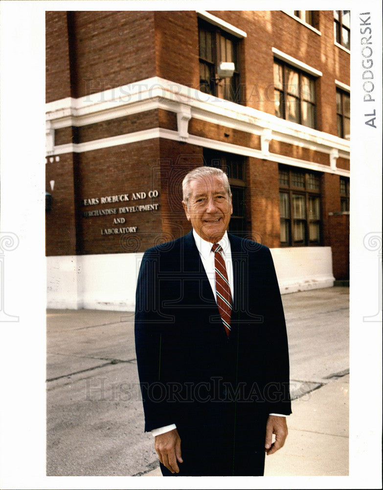 Press Photo Insurance Executive Edward J. Noha - Historic Images