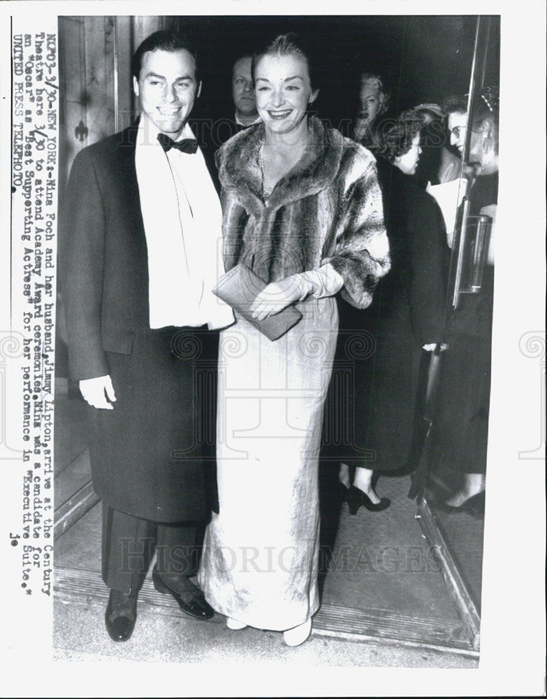 1955 Press Photo Nina Foch and husband Jimmy Lipton at the Academy Awards - Historic Images