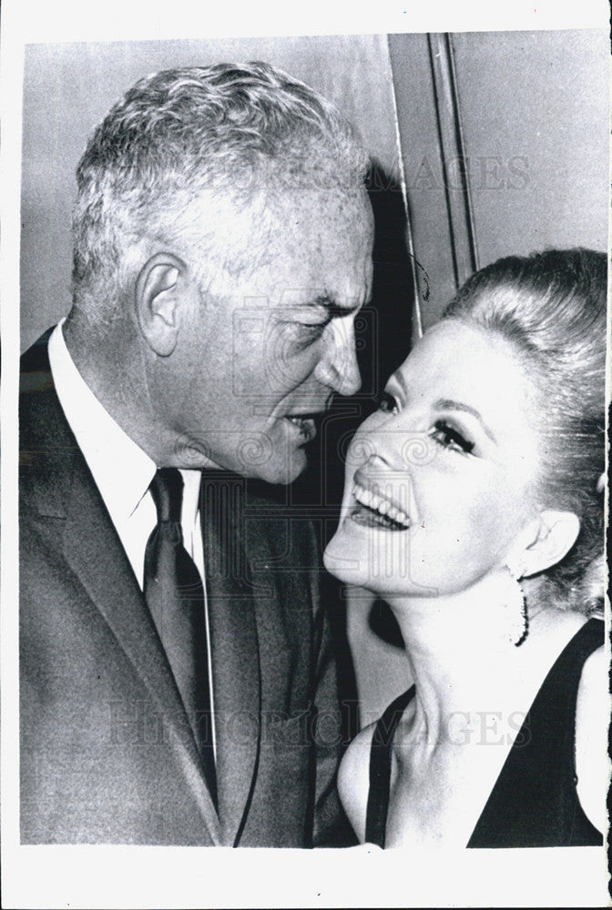 1965 Press Photo Former Sen. Barry Goldwater and Virna Lisi - Historic Images