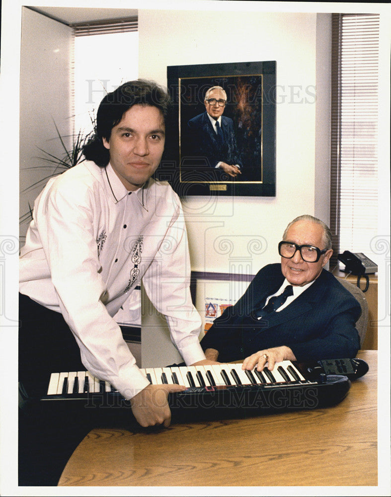 1989 Press Photo Peter Zak Philip Klutznick Musicans - Historic Images