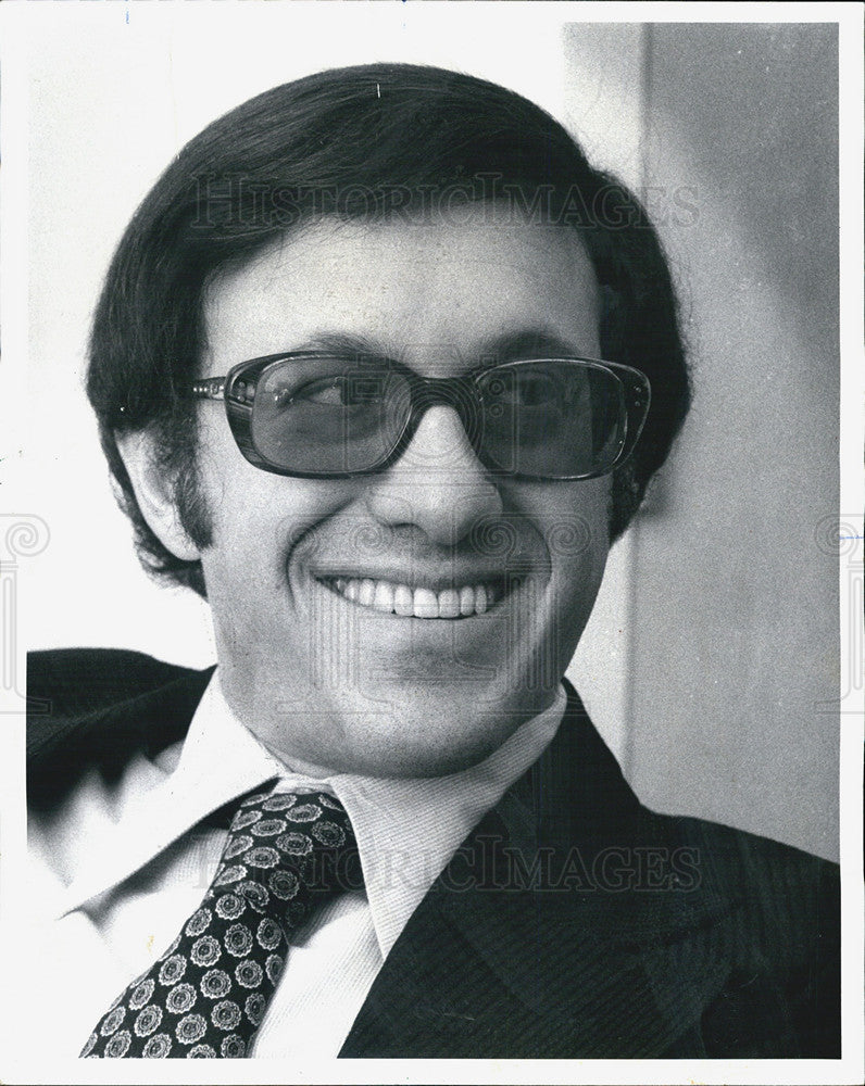 1975 Press Photo Melvyn Zahn, President of the big whole sale drug. - Historic Images