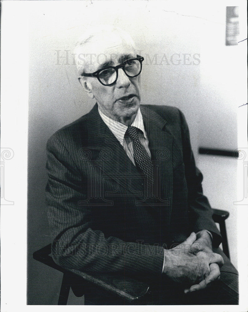 1976 Press Photo Ashley Montagu - Historic Images