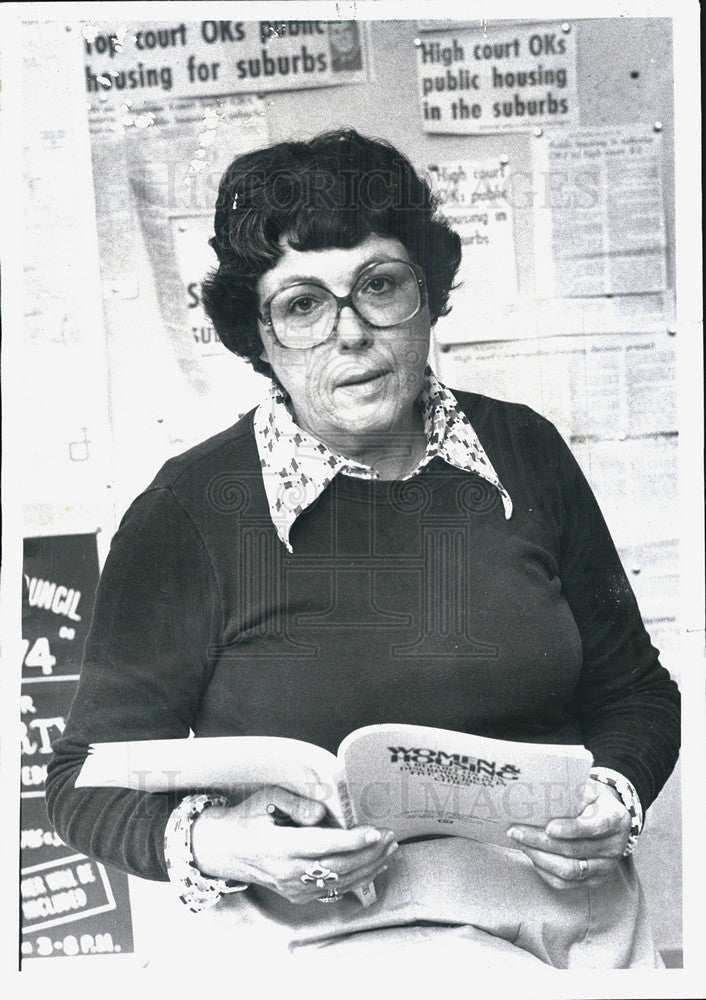 1977 Press Photo Rayna Miller, Executive Director of the North Shore Interfaith - Historic Images