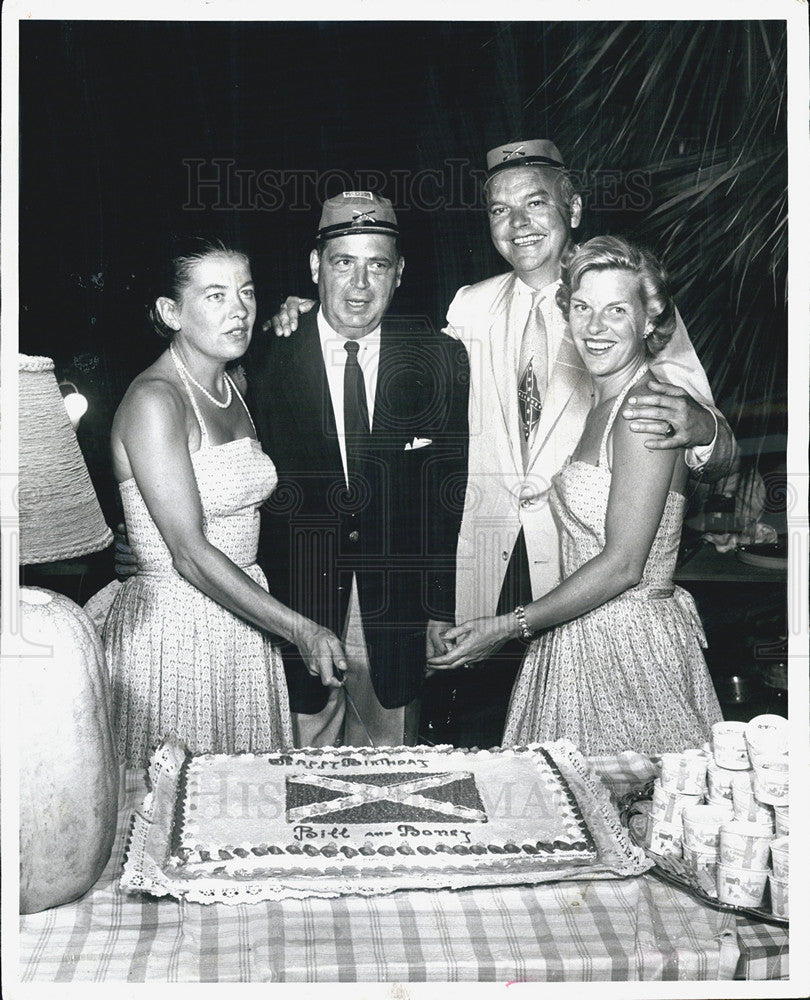 1957 Press Photo Mrs William T Young hosts the South Rises again party - Historic Images