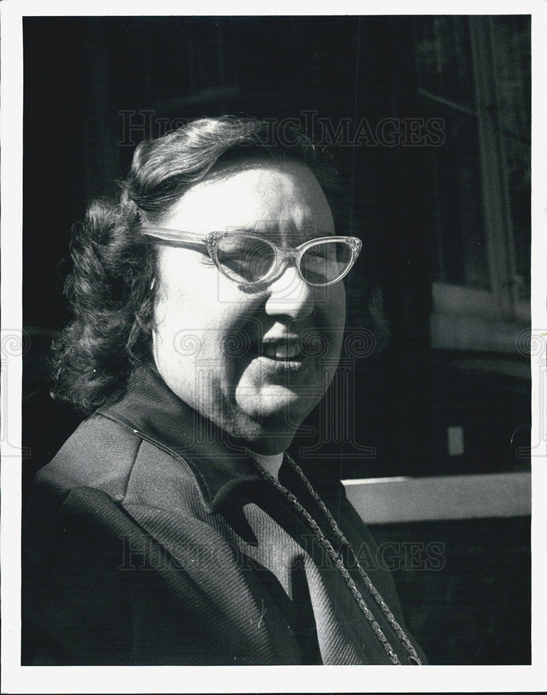 1974 Press Photo Mrs. Evelyn Zaar President of the West River Park Improvement - Historic Images