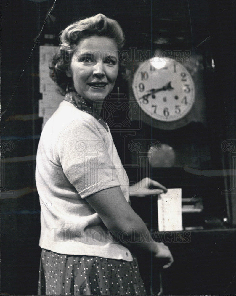 1953 Press Photo Beverly Younger - Historic Images