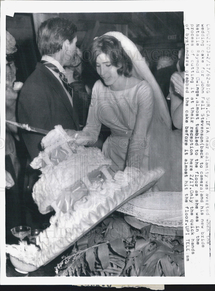 1962 Press Photo John Fell Stevenson &amp; bride Natalie Raymond Owings - Historic Images