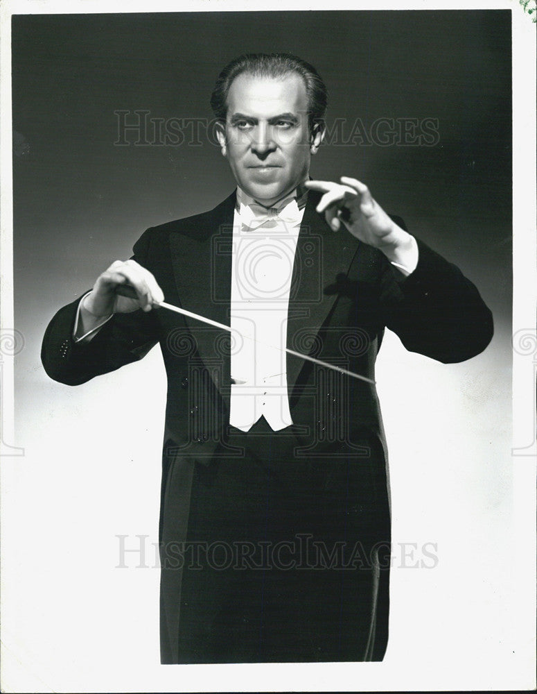 1947 Press Photo Phil Spitalny a musician, music critic, composer and bandleader - Historic Images