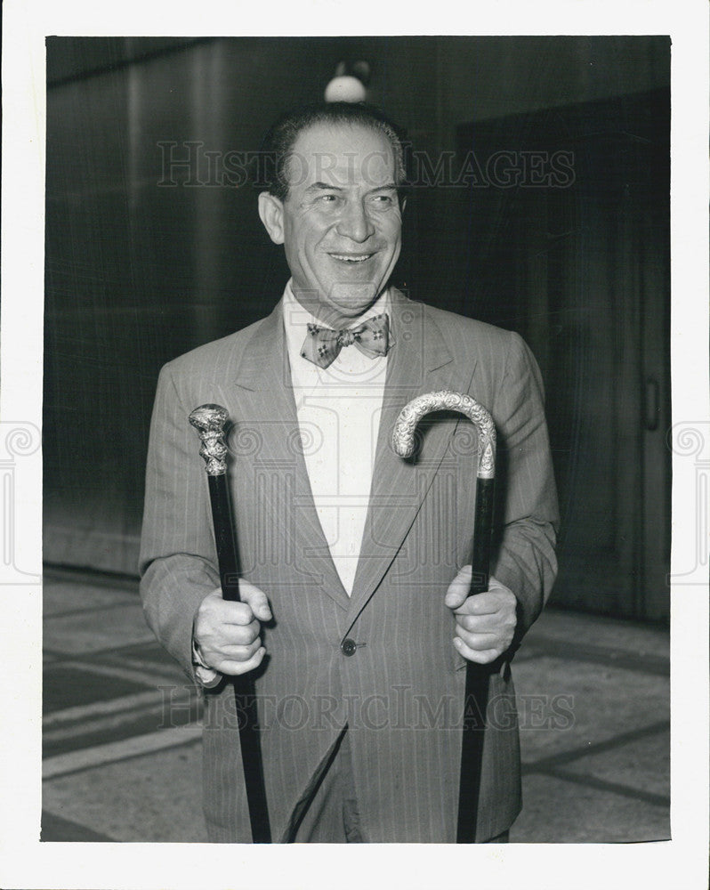 1947 Press Photo Phil Spitalny a musician, music critic, composer and bandleader - Historic Images