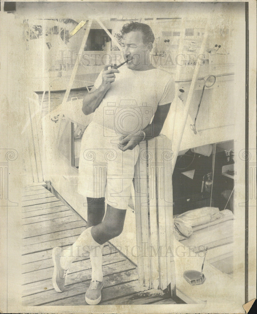 1966 Press Photo Rep. Adam Clayton Powell at the Bahamas. - Historic Images