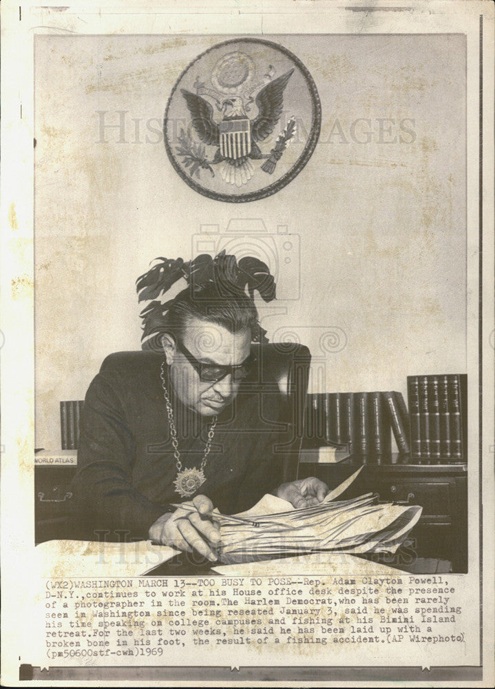 1969 Press Photo Clergymam Adam Clayton Powell - Historic Images