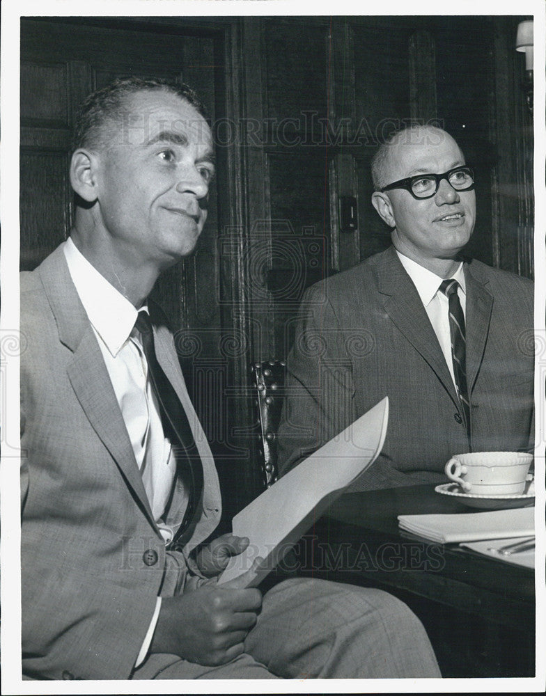 1965 Press Photo Dr. H. Robert Powell Jewel Tea Co. Dr. Herbert E. Johnson - Historic Images