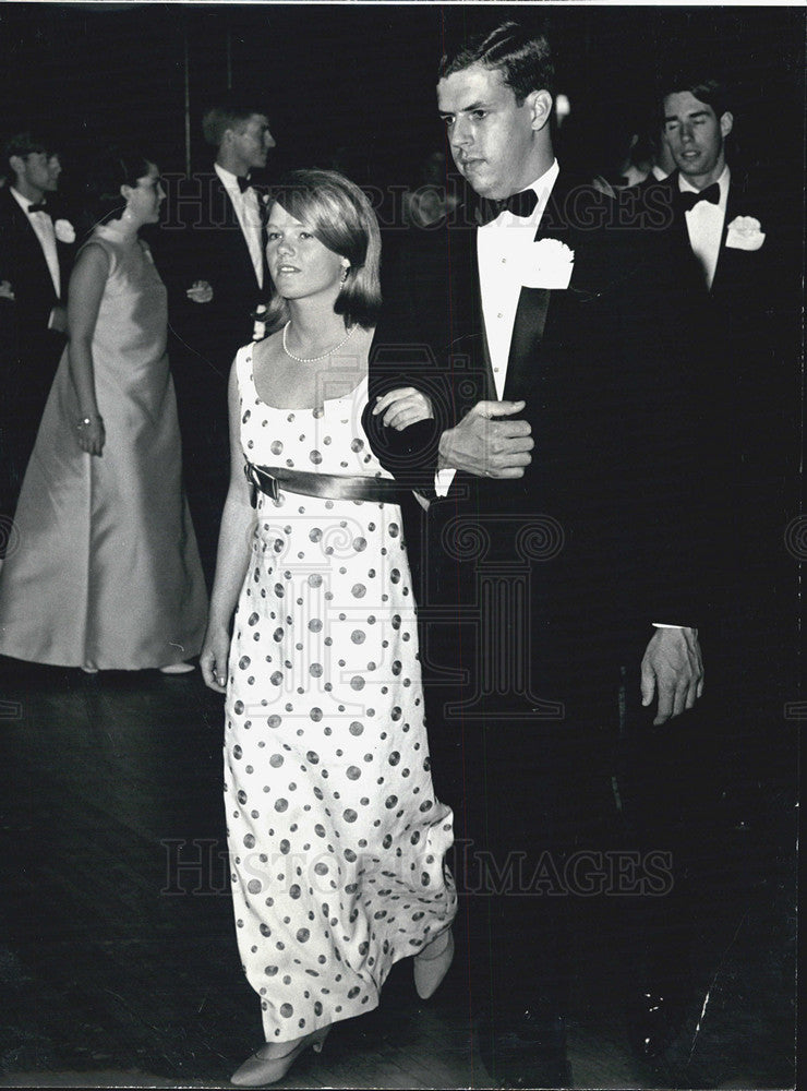 1967 Press Photo Barbara Potter &amp; David Danforth Jr. at cotillion rehearsal - Historic Images