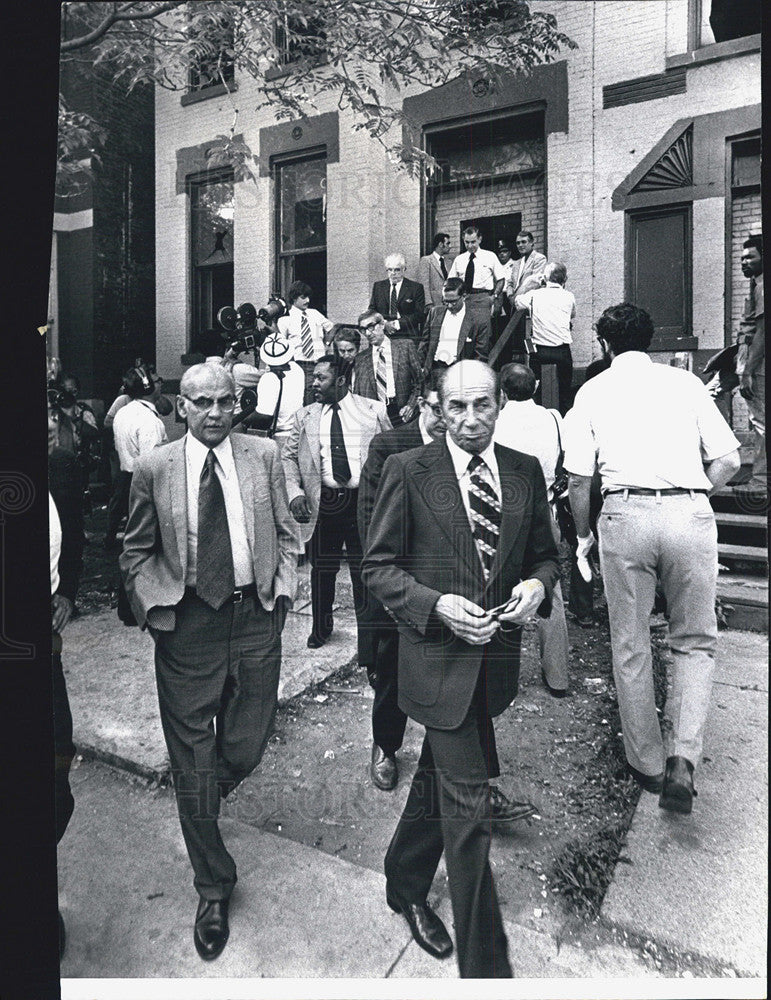 1972 Press Photo Judge Philip Romiti apartment inspect Panther - Historic Images