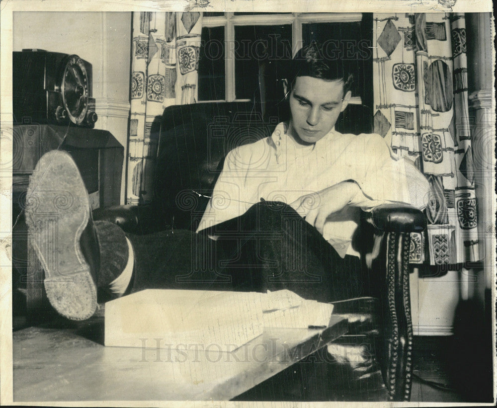 1956 Press Photo John Fell Stevenson Adlai Stevenson&#39;s Son Studies at Harvard - Historic Images