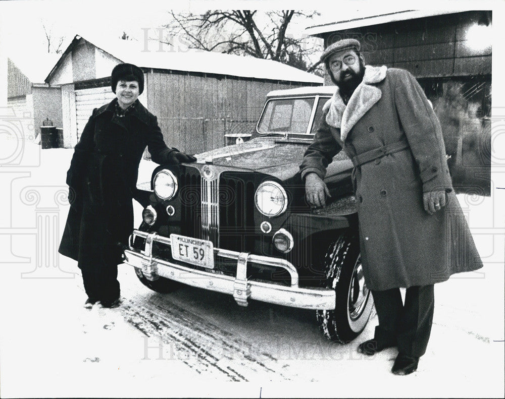 Emily Tupy & Emil Staroba and a Jeepster car 1982 Vintage Press Photo Print  - Historic Images