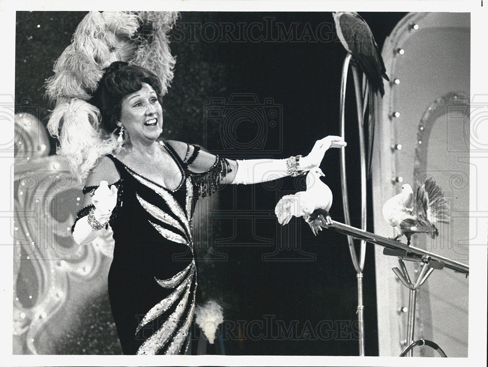 1977 Press Photo Jean Stapleton in &quot;Circus of the Stars&quot; - Historic Images