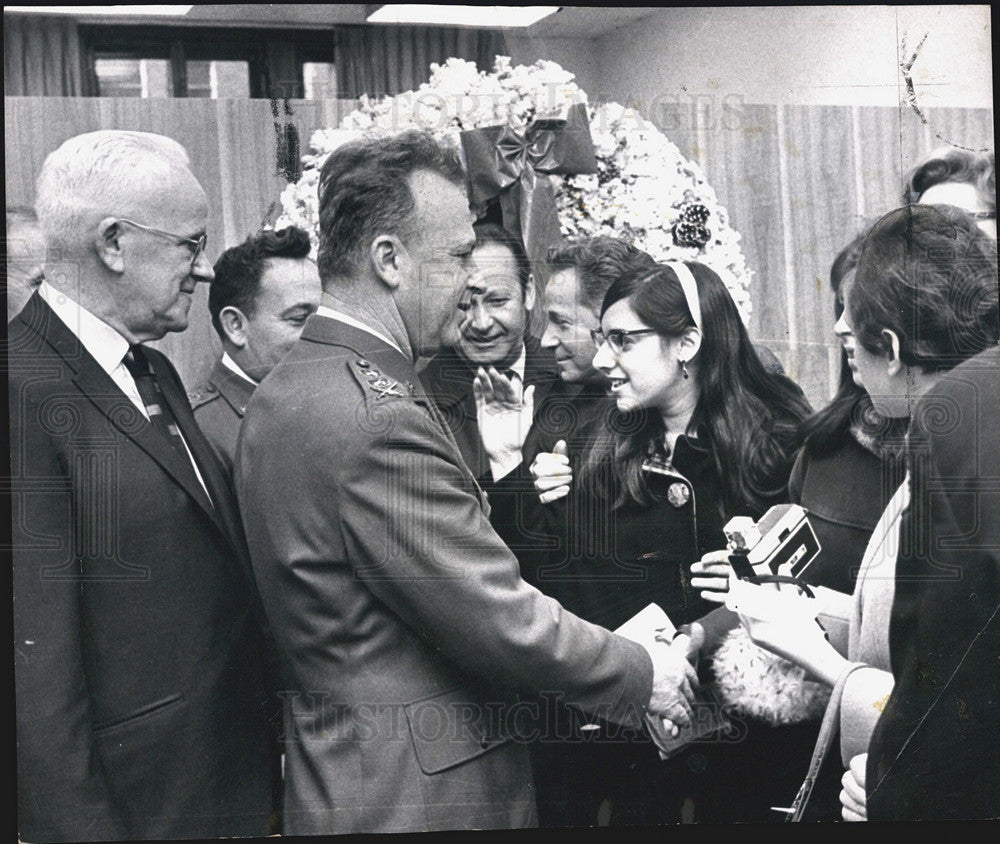 1967 Press Photo Isreals Itzhak Rabin Leaving major Daleys office - Historic Images