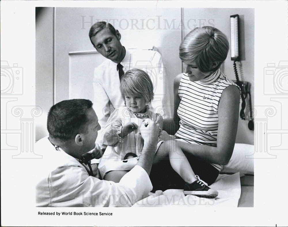 1970 Press Photo Dr. Robert Rakel/Irvin College Medicine/Shawn/Sue Morgan - Historic Images