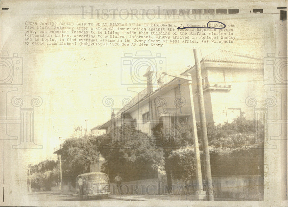 1970 Press Photo Gen C Odumengwu Ojukwu hiding inside this building - Historic Images