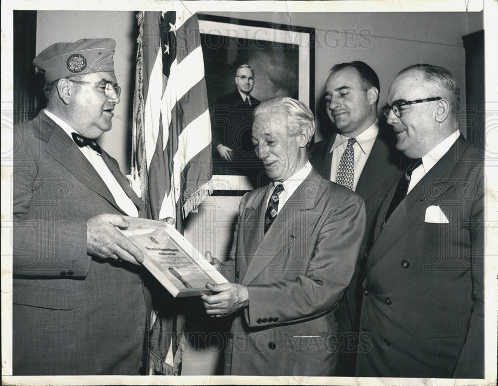 Press Photo Rep Barratt O&#39;Hara Receives Award of Merit and Ceremonial Flag - Historic Images