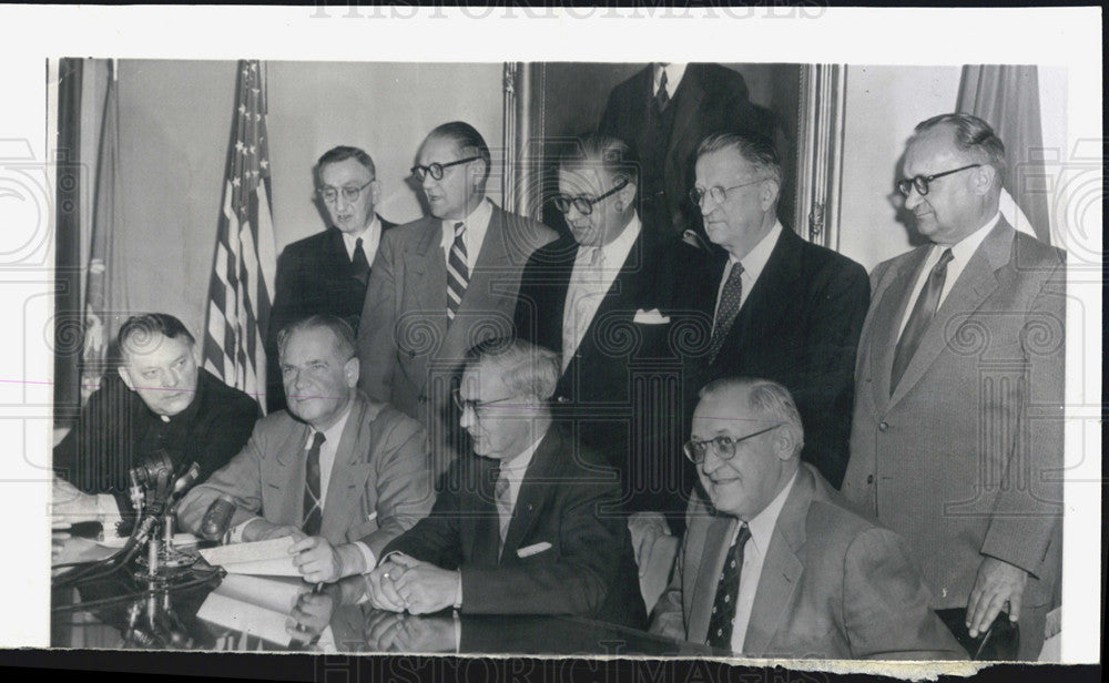 1956 Press Photo Polish American Group John Foster Dulles Politicians - Historic Images