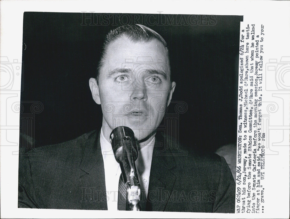 1966 Press Photo Senator Thomas Dodd Apologizing For Son Witness Threat - Historic Images