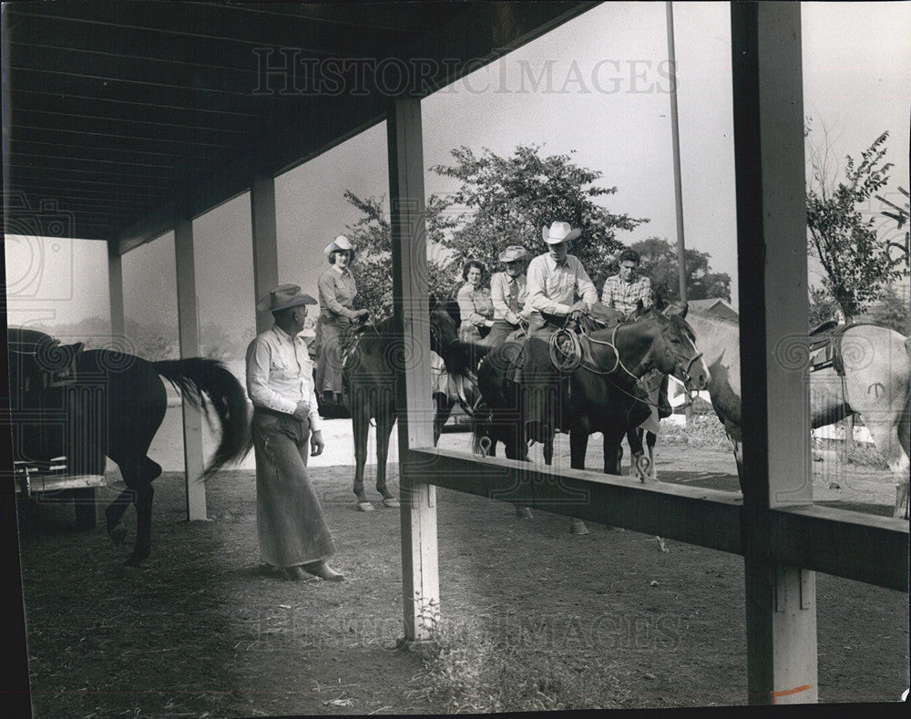 1950 Press Photo Tom Cat Mr. Runzel Horse Racing Stables - Historic Images